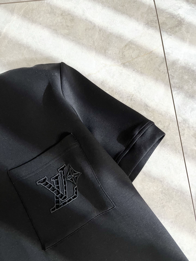 l0vis Vvtt0n t-shirt